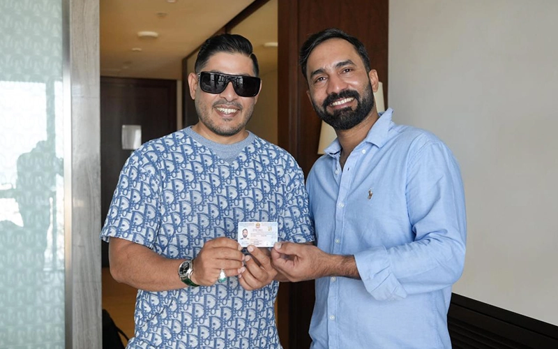 Dinesh Karthik receives UAE Golden Visa with RAG Holdings